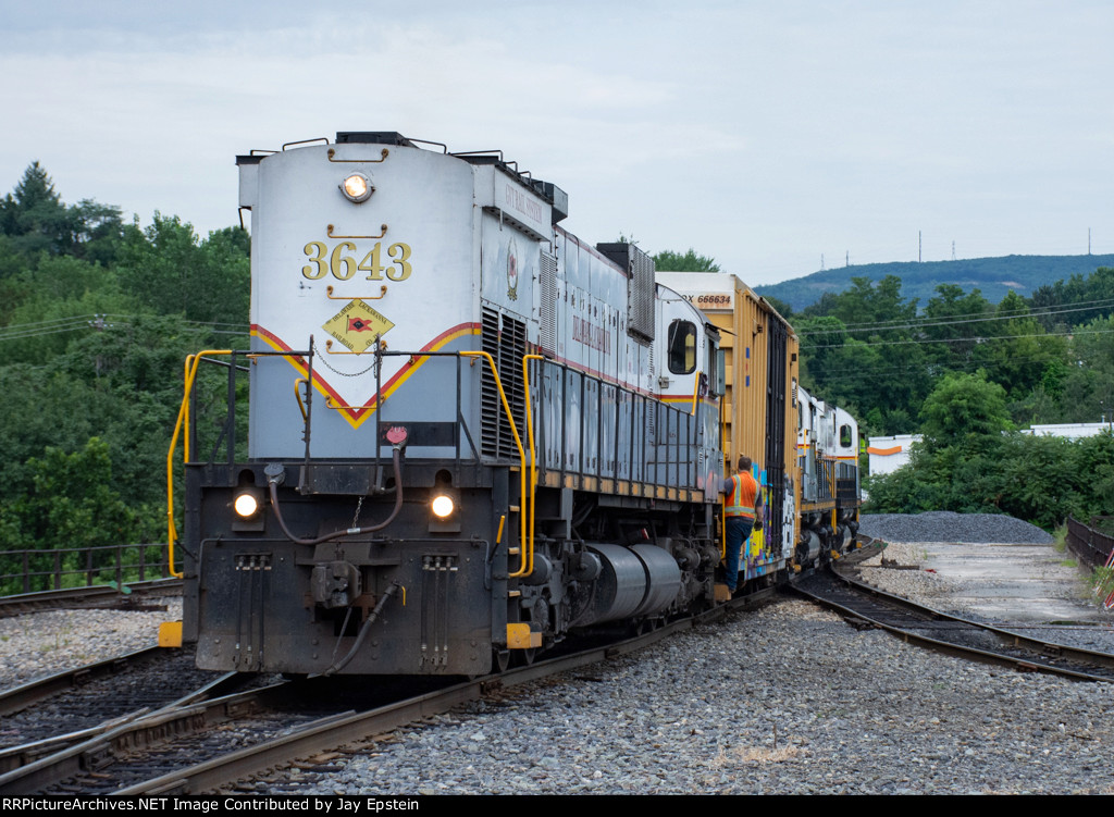 Making a Boxcar Sandwich